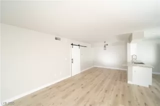 Photo #1: 2733406 Listing