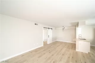 Photo #2: 2733406 Listing