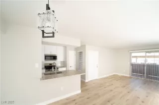 Photo #3: 2733406 Listing