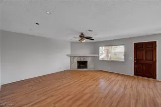 Photo #4: 2733458 Listing