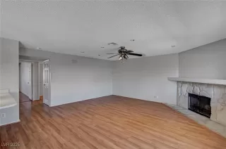 Photo #5: 2733458 Listing