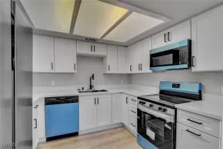 Photo #2: 2733471 Listing