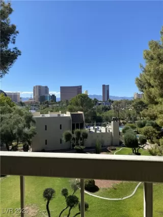 Photo #2: 2733489 Listing 