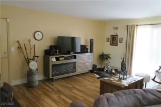 Photo #2: 2733495 Listing