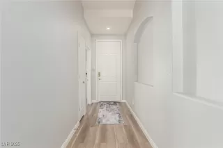 Photo #4: 2733500 Listing