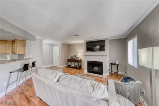 Photo #4: 2733531 Listing