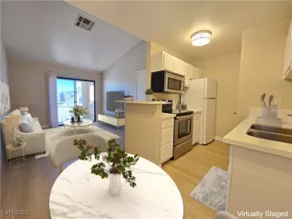 Photo #4: 2733545 Listing