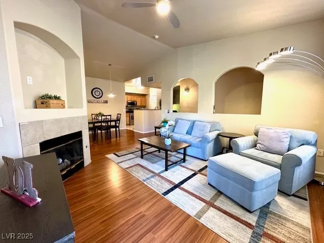 MLS: 2733556 Condo For Sale