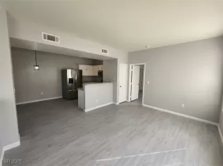 Photo #2: 2733572 Listing 