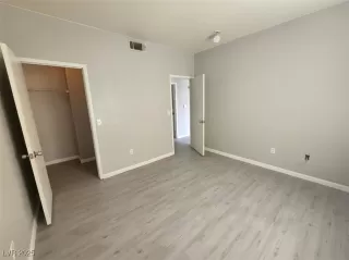 Photo #5: 2733572 Listing 