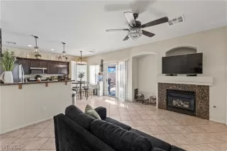 Photo #5: 2733588 Listing