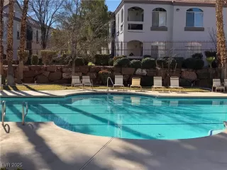 Photo #3: 2733594 Listing 