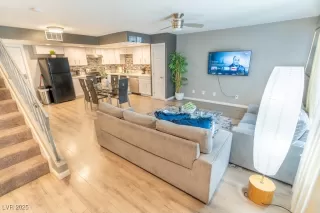 Photo #2: 2733595 Listing