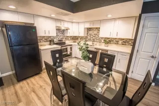 Photo #4: 2733595 Listing