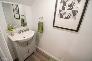 Photo #5: 2733595 Listing