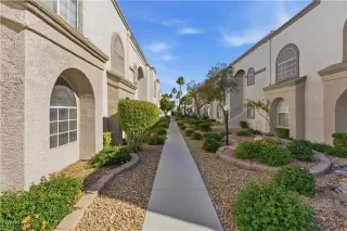 Photo #3: 2733610 Listing 