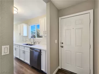 Photo #1: 2733612 Listing 