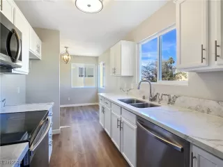 Photo #3: 2733612 Listing 