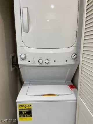 Photo #4: 2733670 Listing