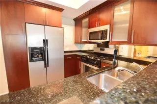 Photo #1: 2733685 Listing 