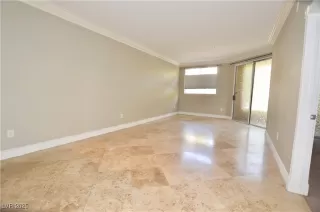 Photo #5: 2733685 Listing 