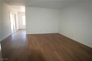 Photo #3: 2733705 Listing