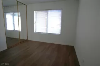 Photo #5: 2733705 Listing