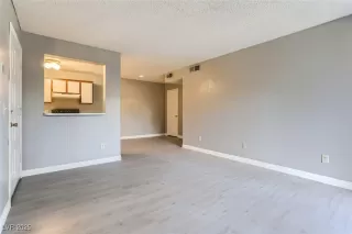 Photo #3: 2733712 Listing