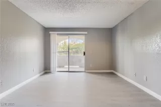 Photo #4: 2733712 Listing