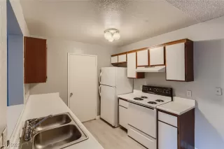 Photo #6: 2733712 Listing