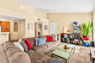 Photo #4: 2733730 Listing 