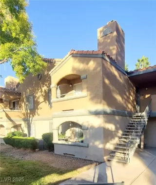 Photo #1: 2733780 Listing