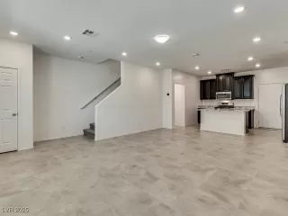 Photo #2: 2733787 Listing 