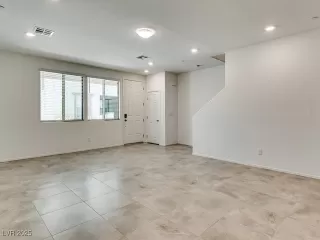 Photo #3: 2733787 Listing 