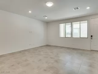 Photo #4: 2733787 Listing 