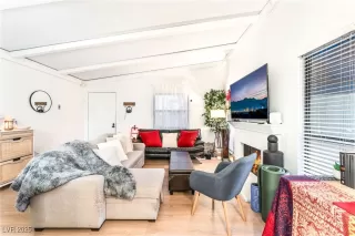 Photo #3: 2733826 Listing 