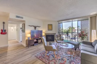 Photo #2: 2733831 Listing