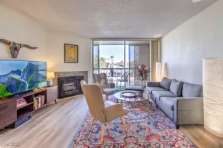 Photo #3: 2733831 Listing