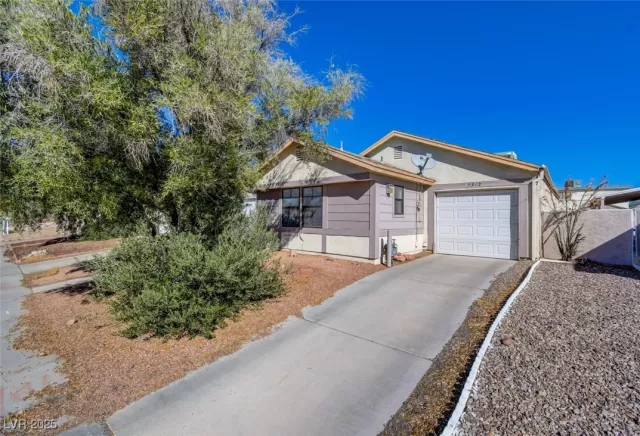 MLS: 2733880 Condo For Sale