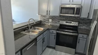 Photo #4: 2733892 Listing