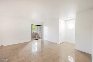 Photo #2: 2733896 Listing