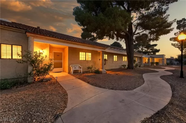 MLS: 2733900 Condo For Sale