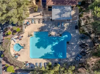 Photo #4: 2733900 Listing