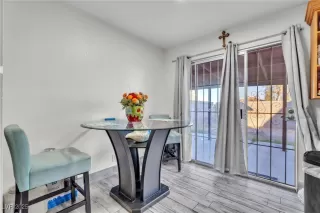 Photo #6: 2733936 Listing