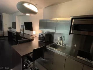 Photo #3: 2733954 Listing 