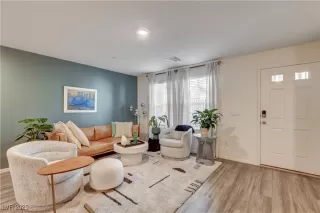 More Details about MLS # 2733974 : 6914 STRATHAM HILL STREET