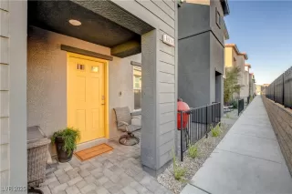 Photo #1: 2733974 Listing 