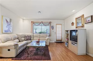 Photo #3: 2733975 Listing 