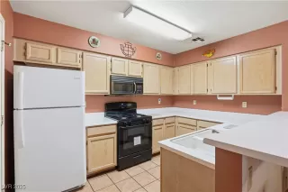 Photo #4: 2733975 Listing 