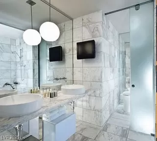 Photo #4: 2733980 Listing